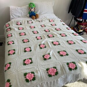 Handcrafted Floral Crochet Blanket - White and Pink